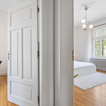 W Shared Bathroom&kitchen In Luxury Luxembourg