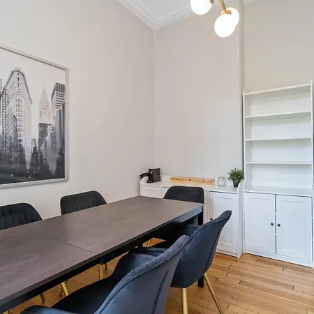 Villa W Shared Bathroom&kitchen In Luxury