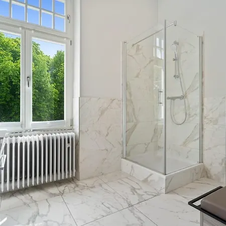 W Shared Bathroom&kitchen In Luxury Villa *