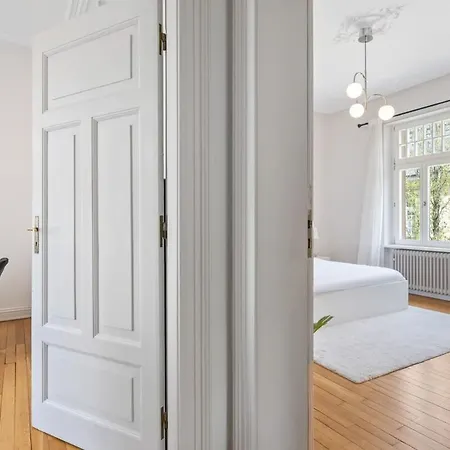 Villa W Shared Bathroom&kitchen In Luxury Luxembourg