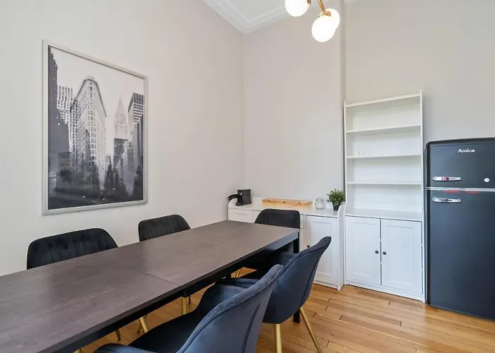 Villa W Shared Bathroom&kitchen In Luxury