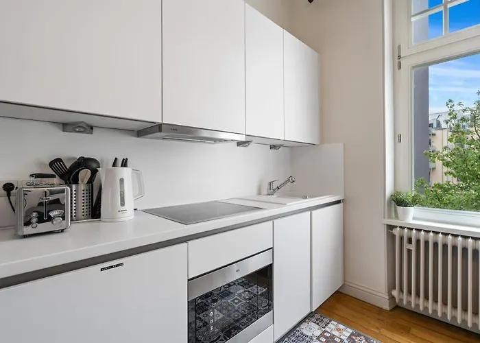 W Shared Bathroom&kitchen In Luxury Villa Luxemburgo